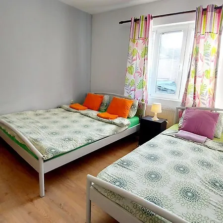 Shanti Hostel *