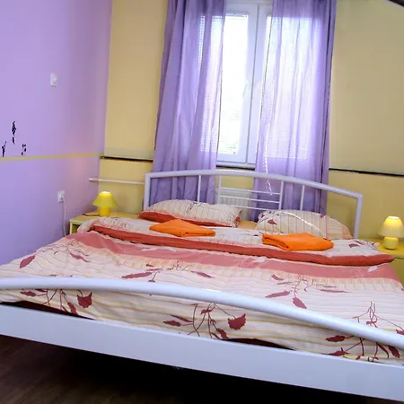 بيت شباب Shanti