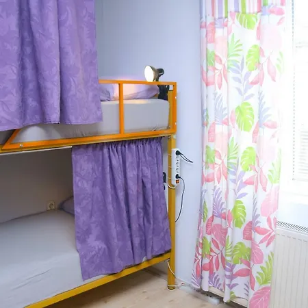 بيت شباب Shanti *