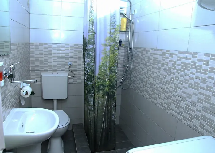 Shanti אכסניה *